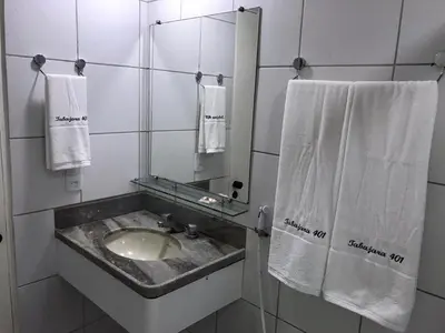 Uma casa de banho em 401 Lindo Flat mobiliado Praia de Iracema