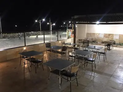 Um restaurante ou outro lugar para comer em 401 Lindo Flat mobiliado Praia de Iracema