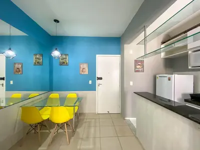 A cozinha ou kitchenette de APT2 Piscina Netflix WiFi Ar Cond próx a 2 Shoppigns