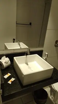 Uma casa de banho em 106 Flat mobiliado na Praia de Iracema