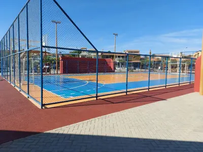 Comodidades para jogar ténis e squash em VILAS NA PRAIA RESIDENCE O PARAÍSO É AQUI ou nas proximidades