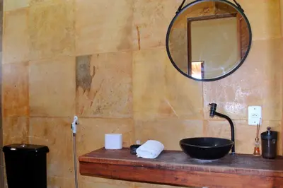 Uma casa de banho em Kanaloa Village 01