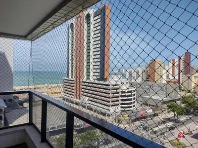 Uma vista do mar geral ou uma vista do mar a partir do apartamento