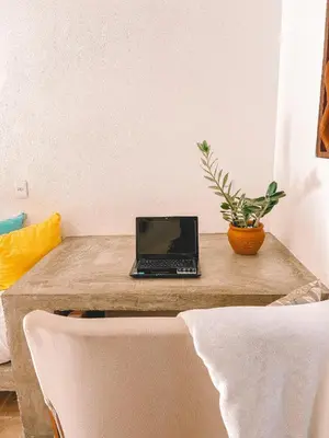 Uma televisão e/ou sistema de entretenimento em Pousada Fortal Preá