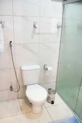 Uma casa de banho em Casa perto da Praia Canto da Barra em Fortim CE
