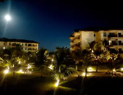 Um jardim no exterior de VG SUN CUMBUCO-Lake Flat C1 201 1 a 4 pessoas