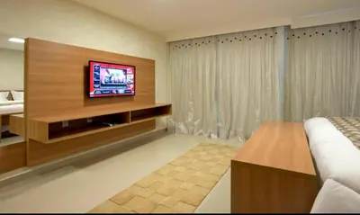 Uma televisão e/ou sistema de entretenimento em VG FUN FLAT