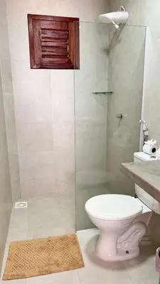 Uma casa de banho em Lounge Pdd - Espaço inteiro