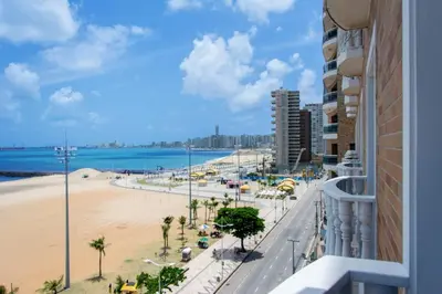 Uma vista do mar geral ou uma vista do mar a partir do apartamento