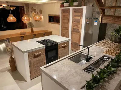 A cozinha ou kitchenette de Piticcaia Lodge - Casa pé na areia, Frente mar - PREÁ