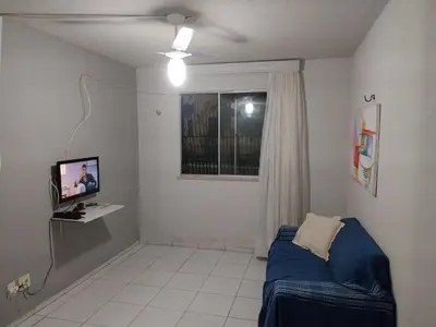 Uma televisão e/ou sistema de entretenimento em Apartamento Caucaia-CE, próximo á praia de Cumbuco