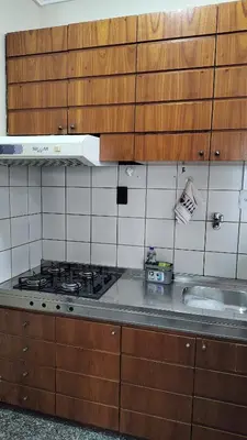 A cozinha ou kitchenette de Lindo Flat no MEIRELES LCFLATS1102