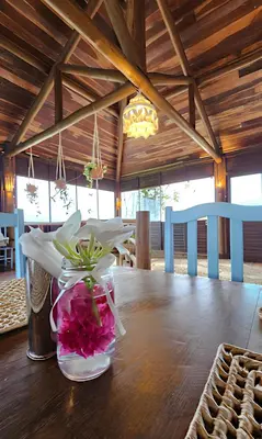 Um restaurante ou outro lugar para comer em Hotel Vila Marola