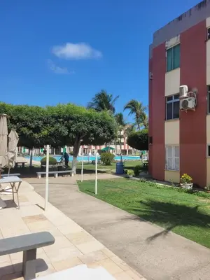 Um jardim no exterior de MB07101 - Morro Branco - Térreo - 3 quartos - 2 suites - churrasqueira