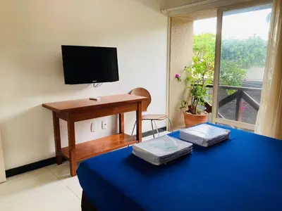 Uma televisão e/ou sistema de entretenimento em CUMBUCO - Eco Paradise - AP 112 - Rezende temporada