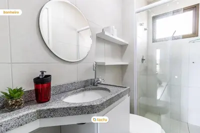 Uma casa de banho em Apto com linda varanda no VG Sun Cumbuco por Tactu
