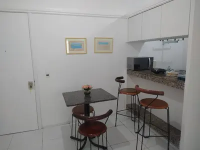 A cozinha ou kitchenette de Vila Costeira Beira Mar 104 Praia do Meireles