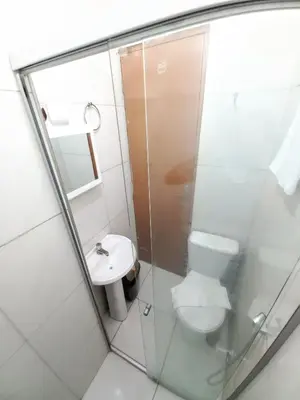 Uma casa de banho em Iracema Praia Flats