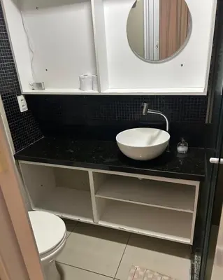Uma casa de banho em Lindo apartamento a poucos passos da praia. Vem Fortalezear!
