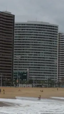 O edifício onde o apartamento está situado