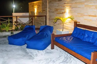 Uma área de estar em Casa Morica! Casa nova com Piscina!