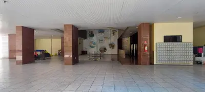 Uma televisão e/ou sistema de entretenimento em Fortaleza Flat Executivo