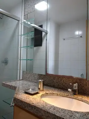 Uma casa de banho em Flat particular no Blue Tree Fortaleza