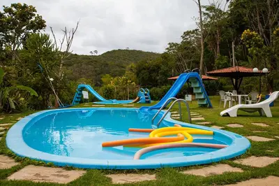 A piscina em ou perto de Hotel Chale Nosso Sítio