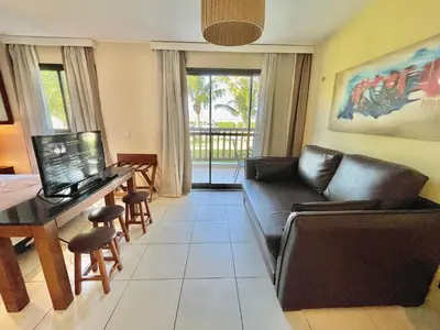 Uma área de estar em Resort VG SUN por Be My Guest!
