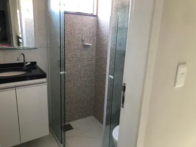 Uma casa de banho em Diversão, férias, casa na praia de cumbuco.