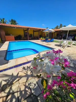 A piscina em ou perto de Apartamento 06 - na Praia do Futuro com piscina.