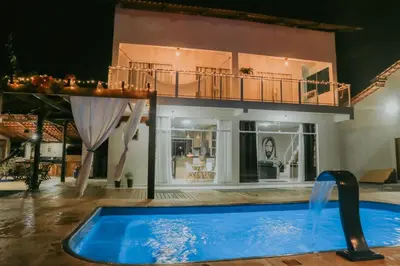 A piscina em ou perto de Vila hangloose vista da lagoa