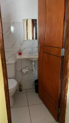 Uma casa de banho em Cantinho GL