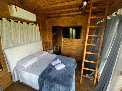 Uma cama ou camas num quarto em La Belle de Jour