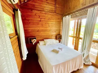 Uma cama ou camas num quarto em La Belle de Jour
