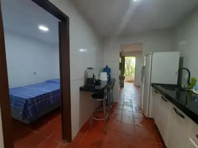 A cozinha ou kitchenette de Chalé Verdelândia Guaramiranga - Apartamento com 2 quartos
