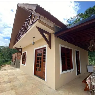 O edifício onde o chalé está situado