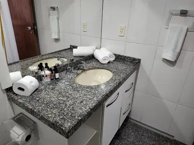 A cozinha ou kitchenette de Iracema Flat frente mar 107