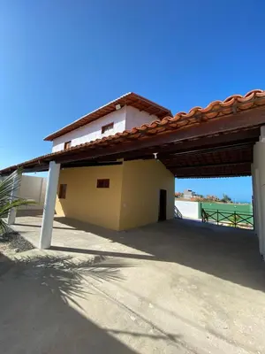 O edifício onde o aldeamento turístico está situado