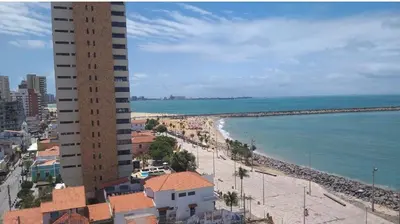 Uma vista do mar geral ou uma vista do mar a partir do apartamento