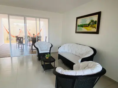 Uma área de estar em Casa Flecheiras 52