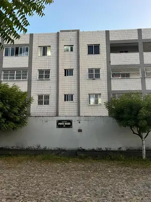 O edifício onde o apartamento está situado